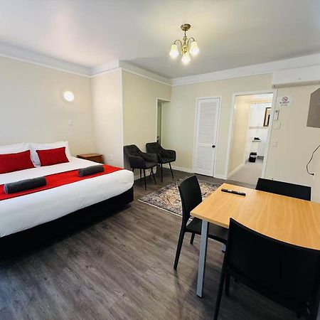 Colonial City Motel Гамильтон Экстерьер фото