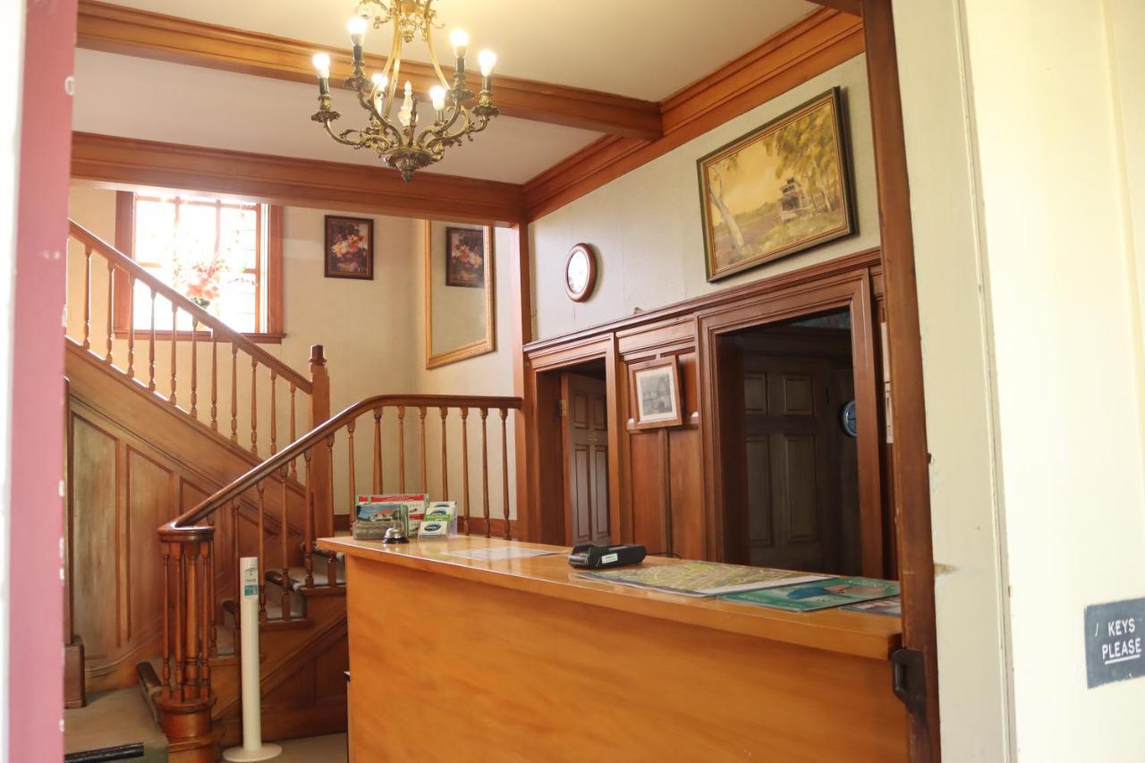 Colonial City Motel Гамильтон Экстерьер фото